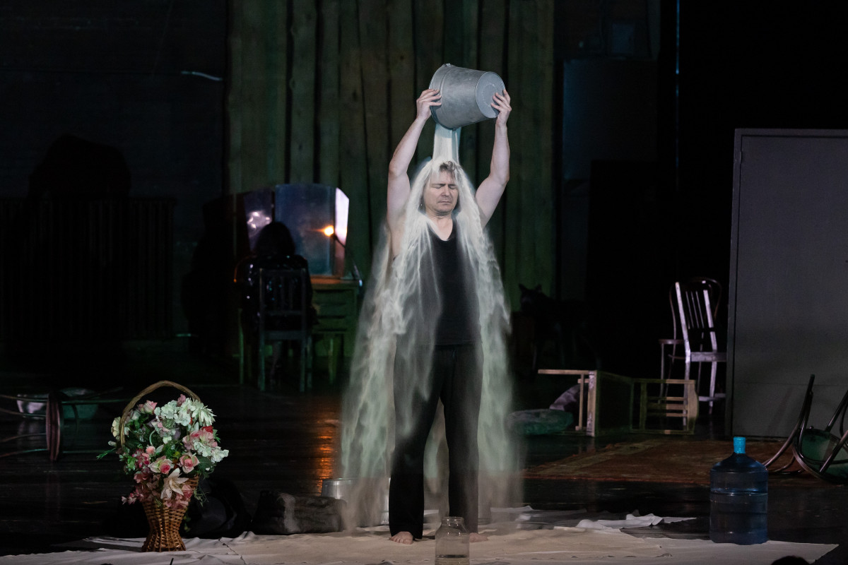 Фотография для TheatreHD: Добрый человек из Сезуана