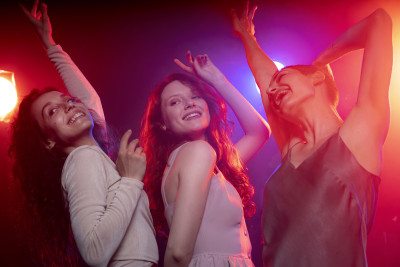 Яшьлек пати вип-дискотека