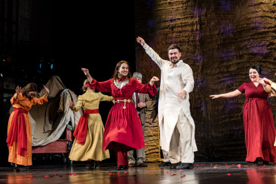 Җил артыннан / Бегущий за ветром