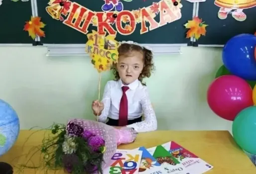 В Башкирии в первый класс пошла девочка, которую не брали в детсад из-за внешности