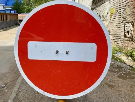 «Не можем выйти в час пик»: тихие уфимские улицы внезапно оказались транзитными