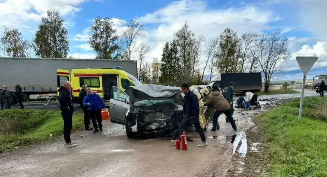 Один погиб, четверых госпитализировали: известны подробности ДТП на трассе в Башкирии