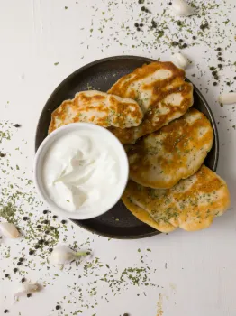 Яркие тыквенные лепешки на скорую руку — вкусный и ароматный десерт к чаю: даже каждый день не надоедят