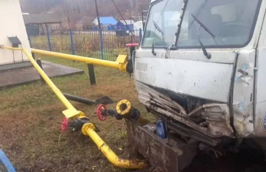 Авария с участием КамАЗа оставила без газа жителей Башкирии