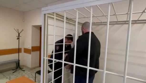 Избил жену и выбросил ее из окна: суд вынес приговор жителю Уфы