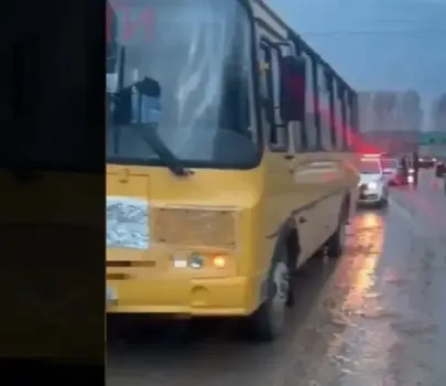 В Благовещенске задержали водителя школьного автобуса с «липовыми» правами