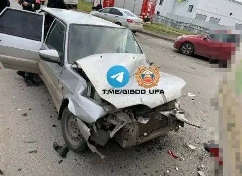 Массовая авария в Уфе: серьезно пострадали два водителя и малолетний пассажир