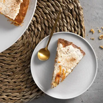 Морковный торт с орехами, овсяными хлопьями и семенами льна — идеален для ЗОЖников: никакой муки и сахара — можно готовить хоть каждый день