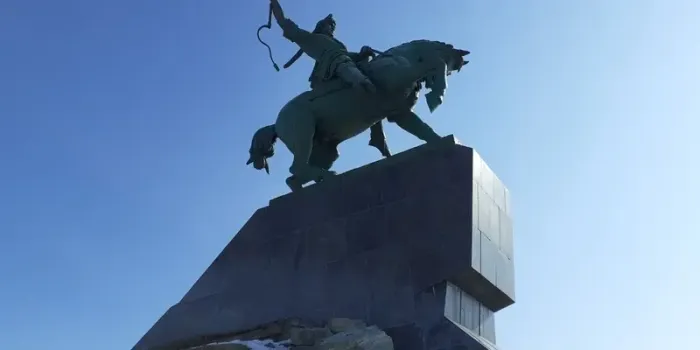 В Уфе под памятником Салавату Юлаеву нашли «капсулу времени» от строителей 1967 года