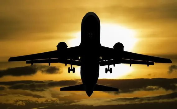 Авиалайнер не долетел в Уфу из Салехарда: что известно об инциденте