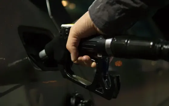 Почему цены на бензин в России снижаются, а в Башкирии растут: названа причина