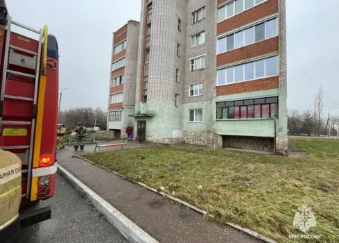 Эвакуировали всех жителей пятиэтажки: что известно о пожаре в Стерлитамаке