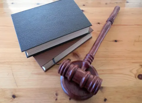 Продавал «корочки»: в Уфе осудили бывшего директора автошколы