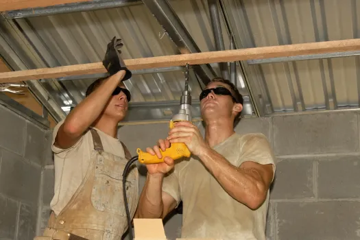 Дрель vs. перфоратор: что выбрать для домашних задач? Отвечают эксперты