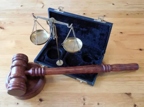 Коррупционный скандал в башкирской промышленности: сотрудник нефтяной компании вымогал восемь миллионов