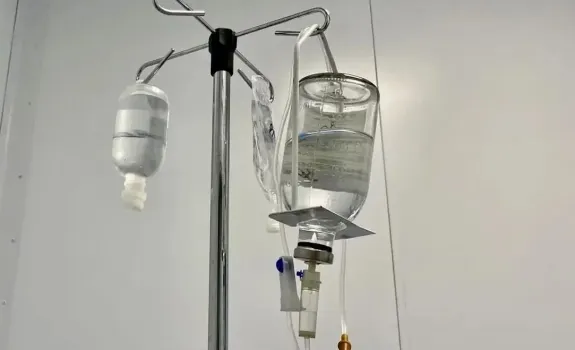 Состояние тяжелое: выпавшая из окна школы в Уфе девочка находится в реанимации