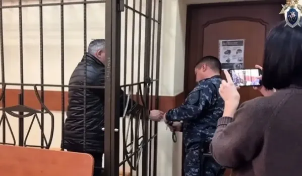 Подозревают во взяточничестве: в Башкирии задержали Главврача районной больницы