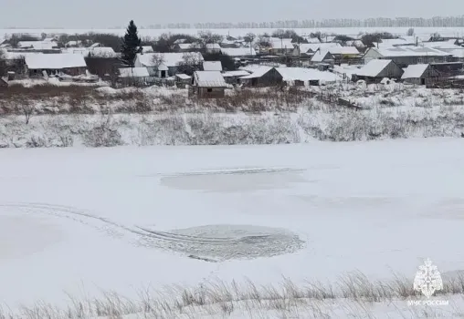 В МЧС назвали безумцем: в Башкирии под лед провалился мужчина на квадроцикле