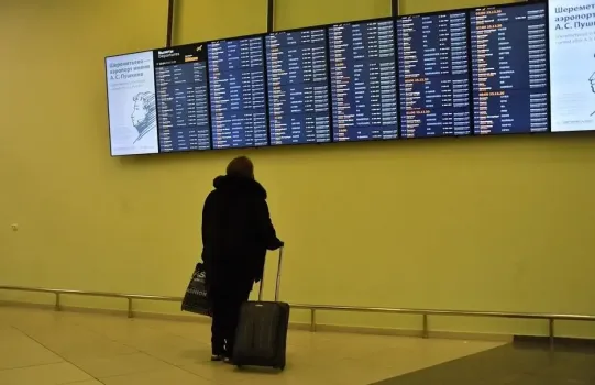 Рейсы из Уфы в Москву массово задержали из-за снегопада