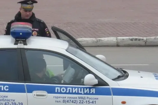 В Уфе водитель BMW перевозил пассажиров в прицепе, его задержали