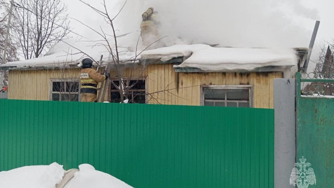 В Чекмагушах при пожаре спасены трое детей, оставшихся без присмотра