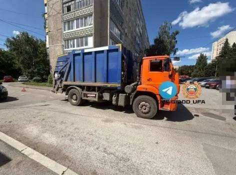 Мусоровоз сбил 86-летнего жителя Уфы