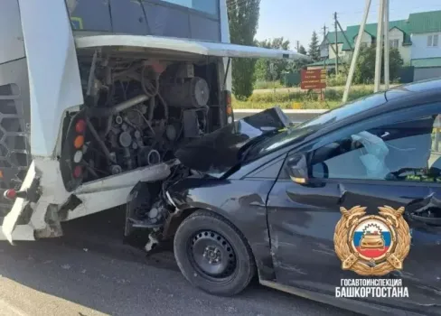 Пассажирский автобус попал в ДТП на трассе Уфа — Чишмы