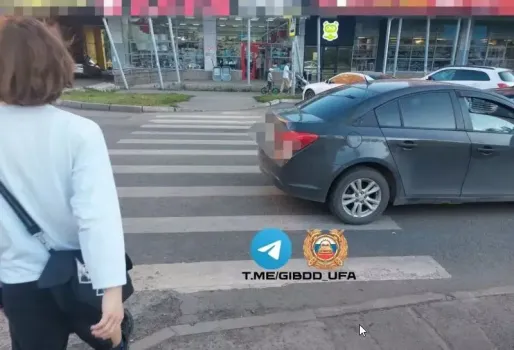В Уфе пенсионерку с внуком сбили на «зебре»