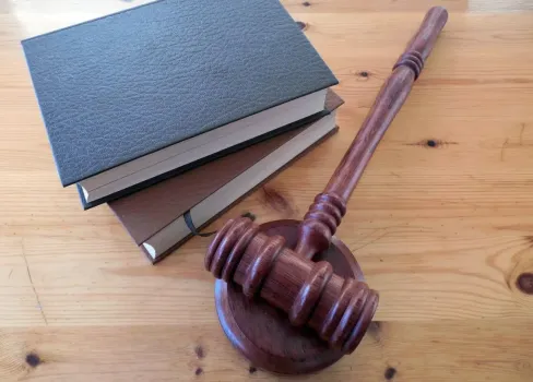 В Уфе клиент напал на 17-летнего сотрудника пункта выдачи из-за просроченного кода