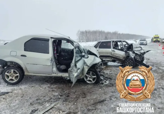 ДТП под Уфой: пенсионер погиб, ещё один человек в больнице