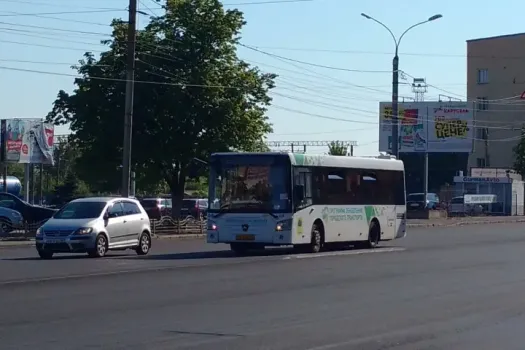 Жильцы дома на Бородинской, 24 в Уфе жалуются на шум от проезжающих машин