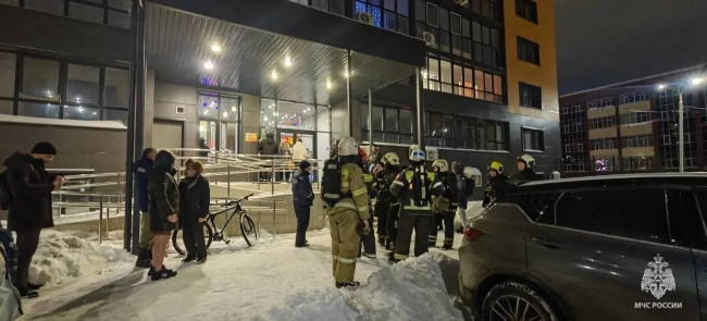 Пожар в высотном здании Уфы: эвакуированы 150 человек, пострадавших нет