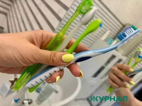 Зубная щетка вместо фена: как укротить непослушные волосы и добавить объем