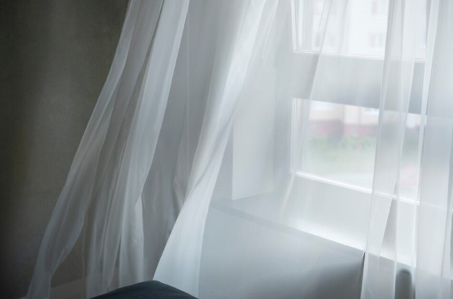 Самодельная москитная сетка из тюля и липучки: просто и эффективно