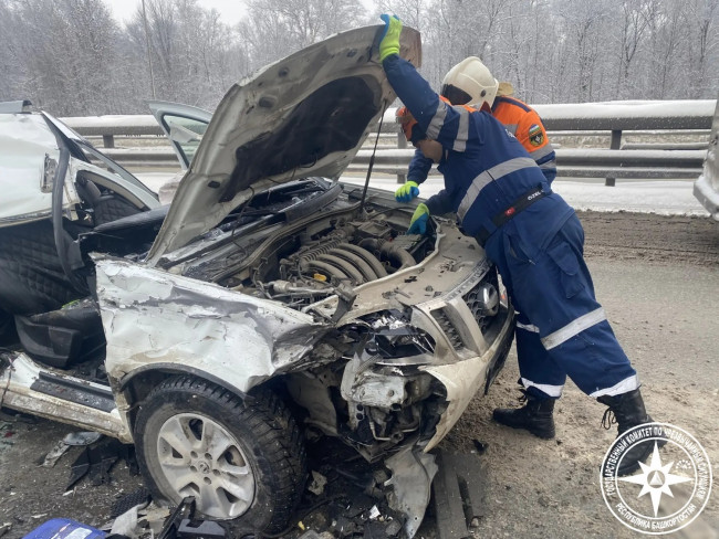 ДТП в Уфимском районе: легковой автомобиль столкнулся с грузовиком