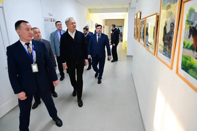 Хабиров посетил обновленную Детскую школу искусств в Янаульском районе