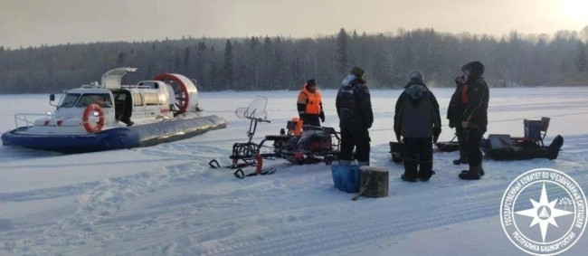 Четверо рыбаков застряли на Павловском водохранилище, помогли спасатели