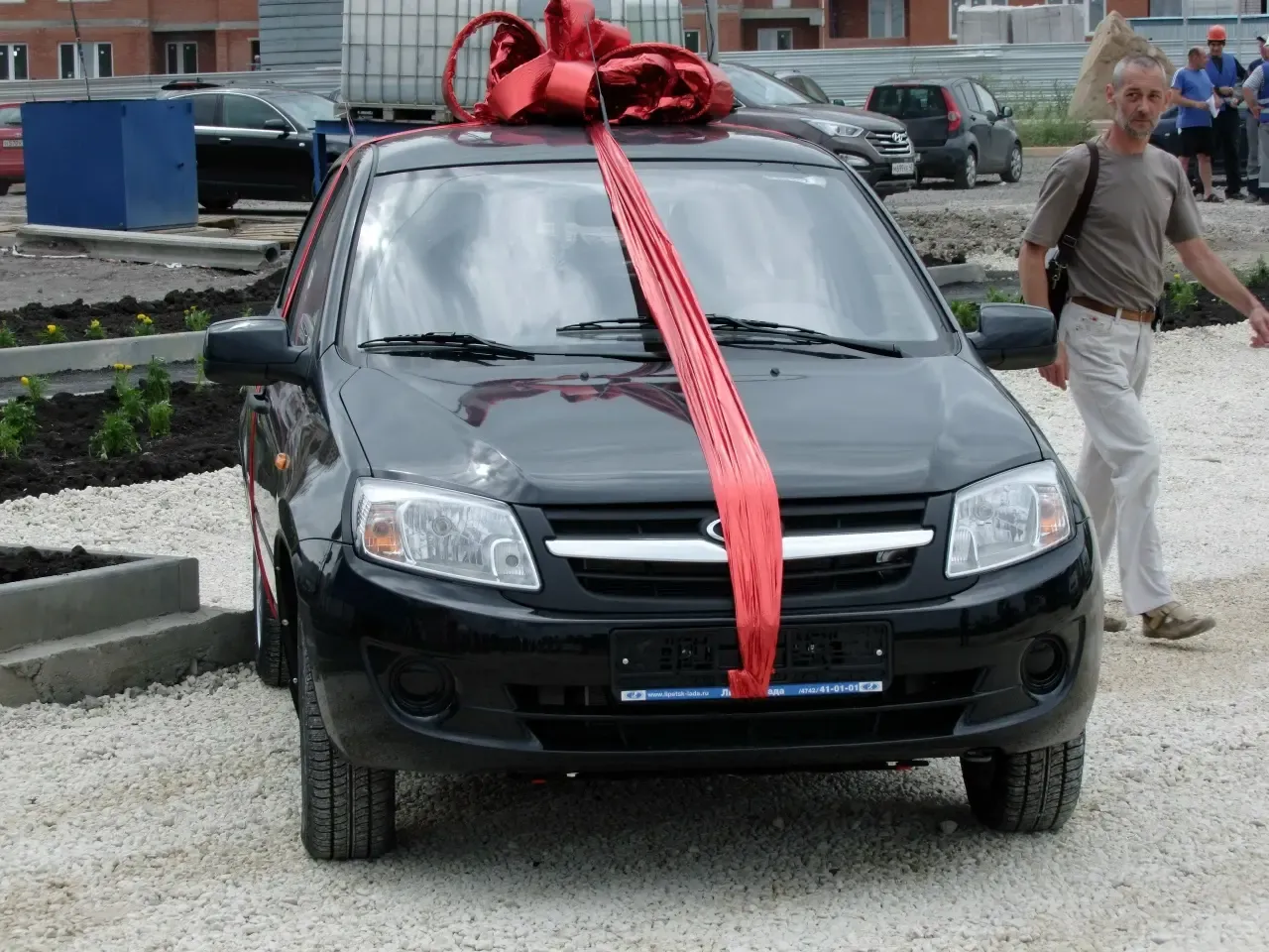 Уфимка выиграла суд против автосалона за навязанные услуги при покупке машины