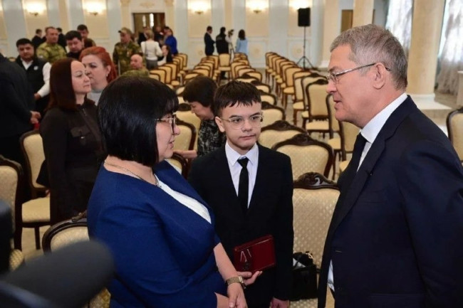 Герой России Владислав Бочаров посмертно награждён медалью «Золотая Звезда»