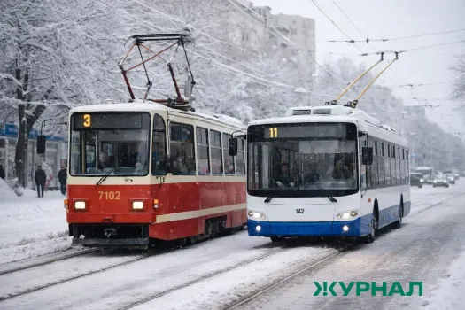 В Уфе троллейбус зажал женщину в дверях, она получила травмы