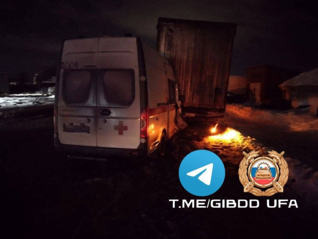 В Уфе водитель скорой помощи в состоянии алкогольного опьянения попал в ДТП