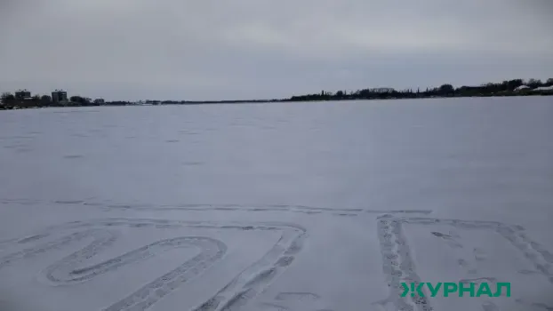 Уфимцы требуют убрать ледяные наросты на въезде в Шакшу