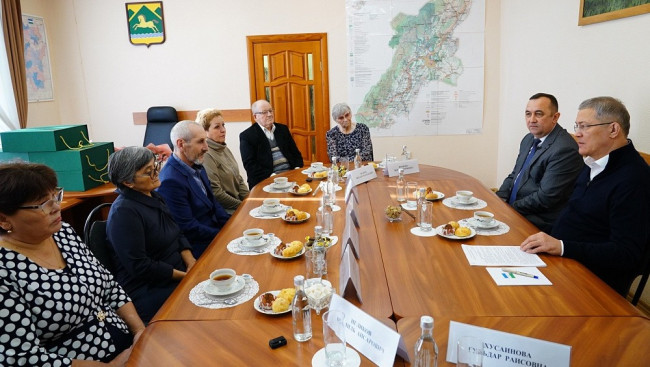 Хабиров в Учалах вручил ордена семьям погибших бойцов СВО