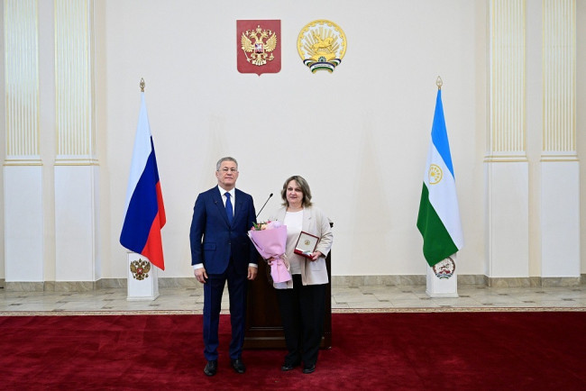 Глава Башкирии вручил награды более 60 жителям республики