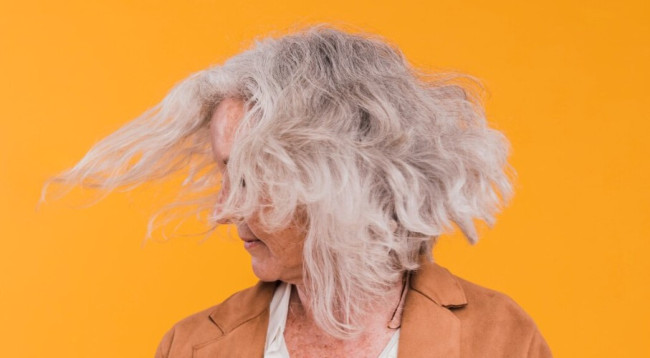 Избавьтесь от седины с помощью простого рецепта из 4 ингредиентов за 2−3 часа