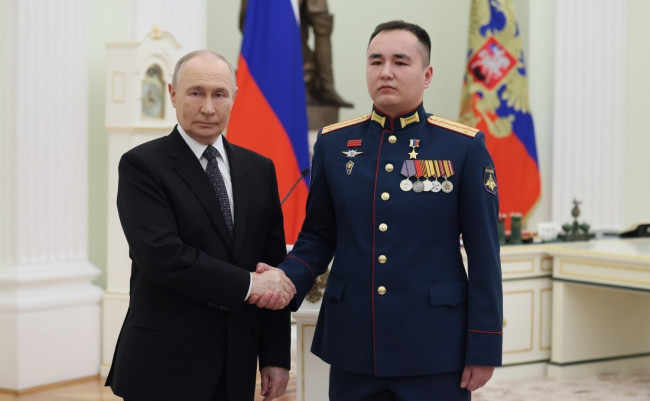 Капитан Василь Ямалетдинов из Башкирии получил звание Героя России в Кремле