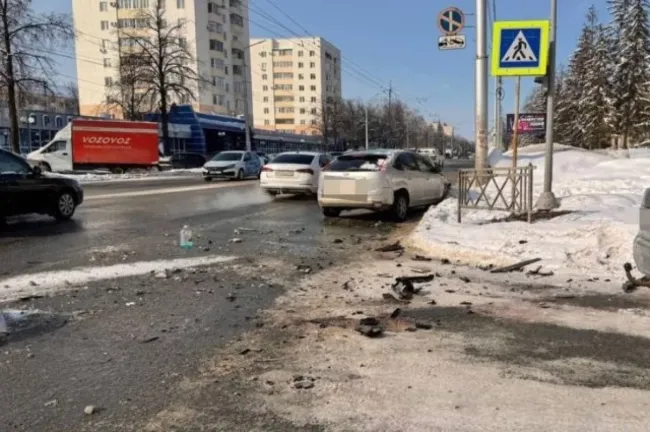 Две девочки пострадали в ДТП на улице Первомайской в Уфе