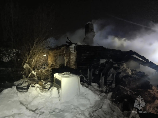 В Туймазинском районе в пожаре погибли трое мужчин в частном доме