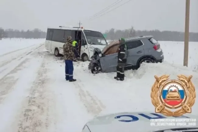 В Иглинском районе в ДТП с автобусом погибла женщина, двое мужчин в больнице