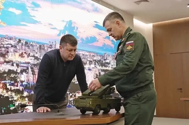 В Башкирии передвижной музей СВО пополнился моделью зенитного комплекса &laquo;Оса&raquo;